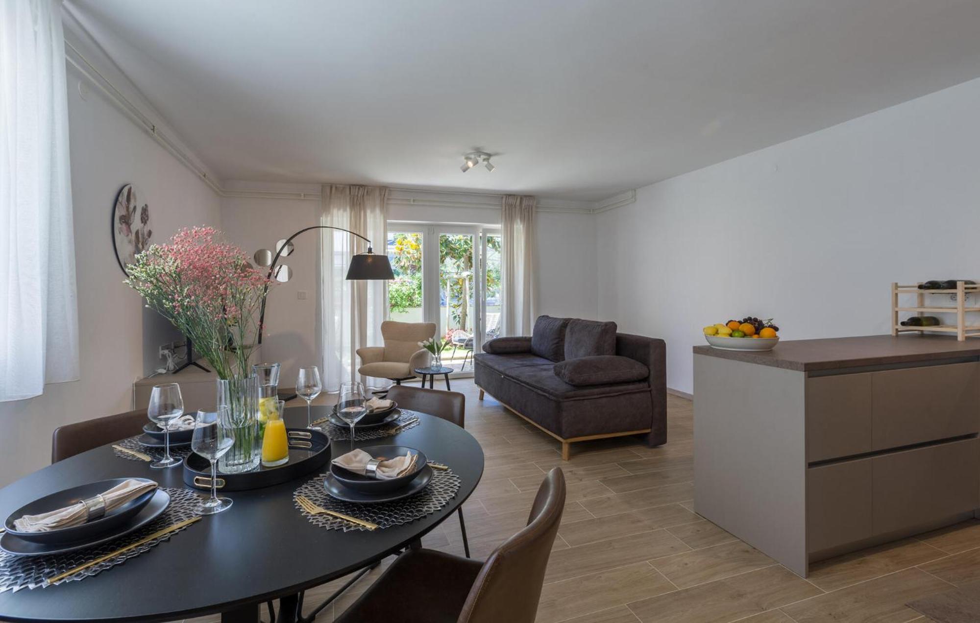 1 Bedroom Beautiful Apartment In Porec Poreč Exterior foto