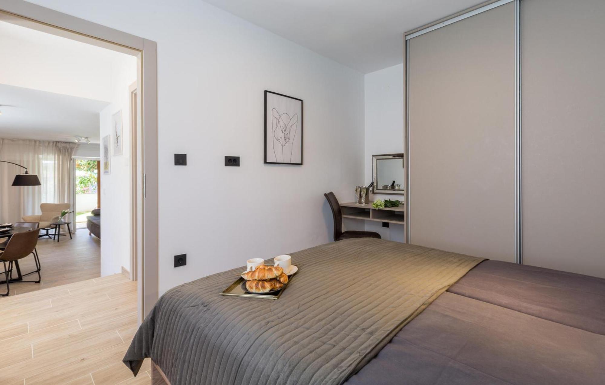 1 Bedroom Beautiful Apartment In Porec Poreč Exterior foto